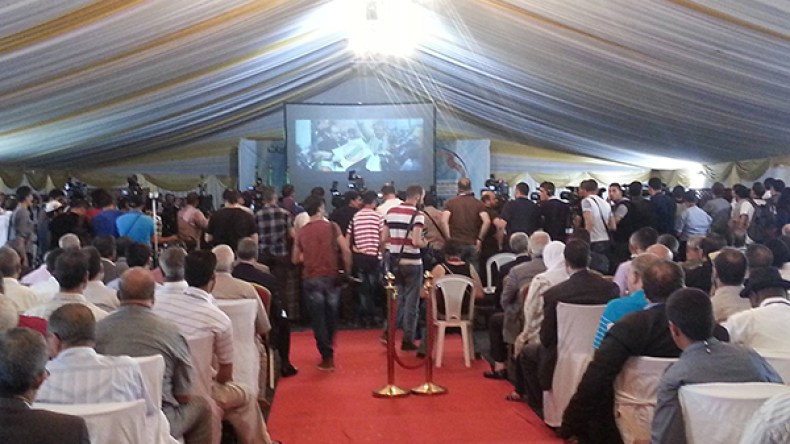 ندوة الانتقال الديمقراطي تسرق الأضواء من مشاورات أويحيى