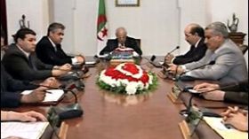 المجلس الدستوري يرسم فوز بوتفليقة برئاسة البلاد ويعطيه 100 ألف صوتا إضافيا