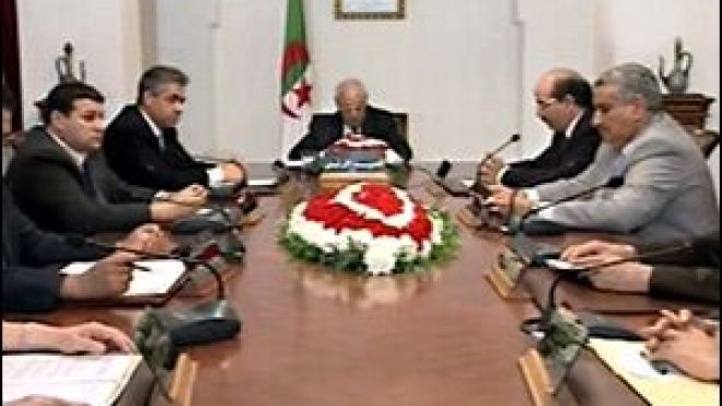 المجلس الدستوري يرسم فوز بوتفليقة برئاسة البلاد ويعطيه 100 ألف صوتا إضافيا