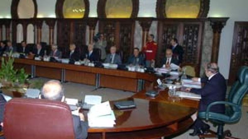 الحكومة تقرر فتح السوق للإمتياز التجاري “الفرنشيز”