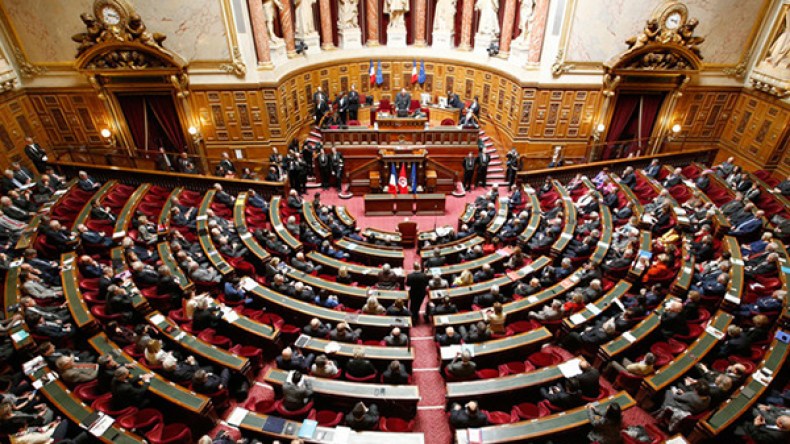 لا تراجع ولا إلغاء لشهادة إثبات الإيواء في فرنسا للطلبة الجزائريين