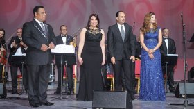 طيف وردة الجزائرية يحلق في قسنطينة ويعيد زمن الفن الجميل