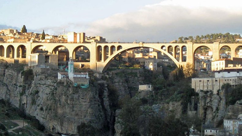 رائعة “عبد القادر يا بوعلام” تختتم الأسبوع الثقافي المصري