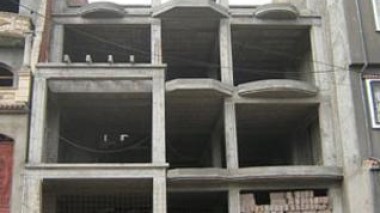 Minister orders prices' revision for building projects