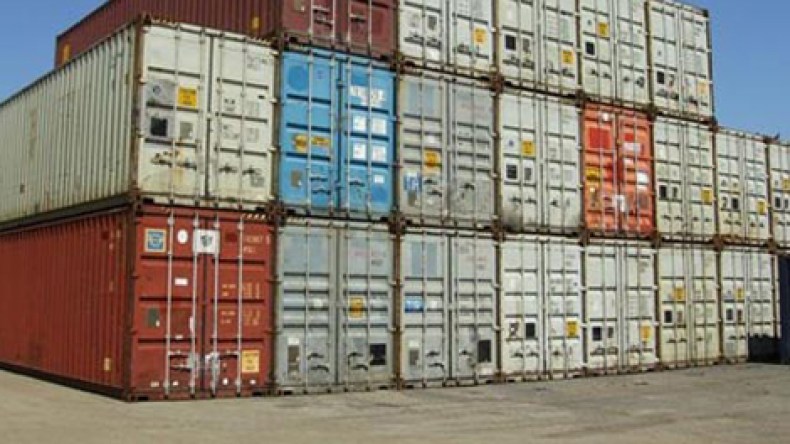 مافيا الحاويات تقيم مستودعات لتسميم الجزائريين بالسلع الفاسدة