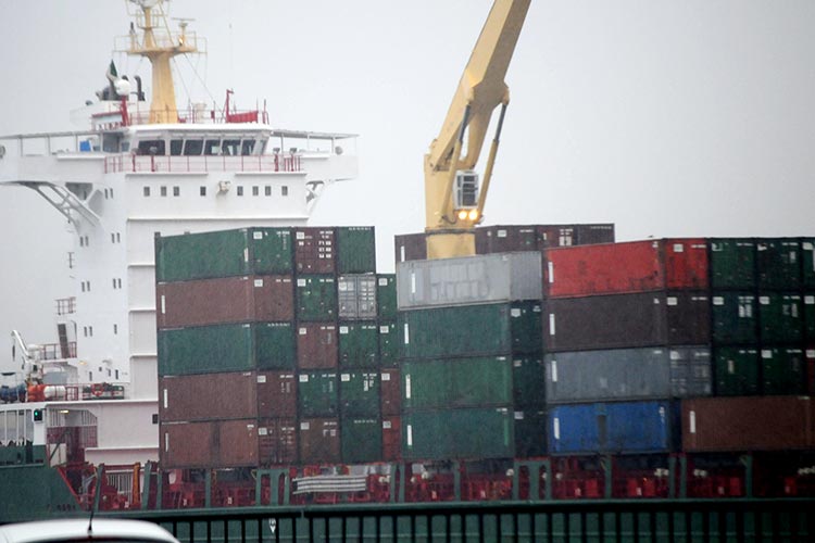 Algeria to stop importing clothes from China