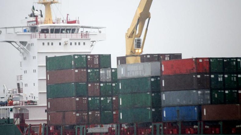 وقف استيراد الألبسة من الصين!