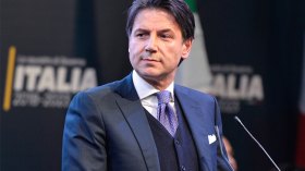 رئيس وزراء إيطاليا يعلن عزل الدولة بالكامل