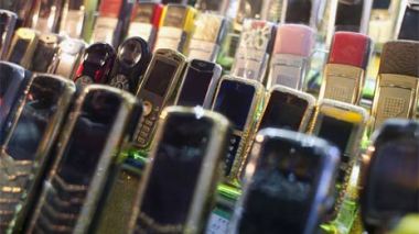 133.000 téléphones mobiles contrefaits d’une valeur de 3,3 millions d'euros en direction d’Algérie saisis à Marseille