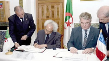 Algérie-France : signature d’un protocole de coopération sur l’échange de formation des diplomates