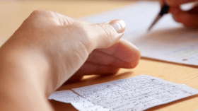 الحصار التكنولوجي يعيد تلاميذ البكالوريا للغش التقليدي