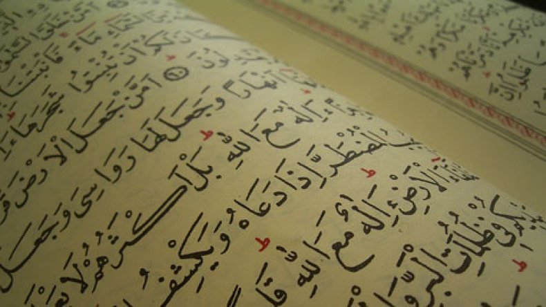 ملحد  جزائري : ” نصوص  القرآن  تحرض  على  الإرهاب  ” !