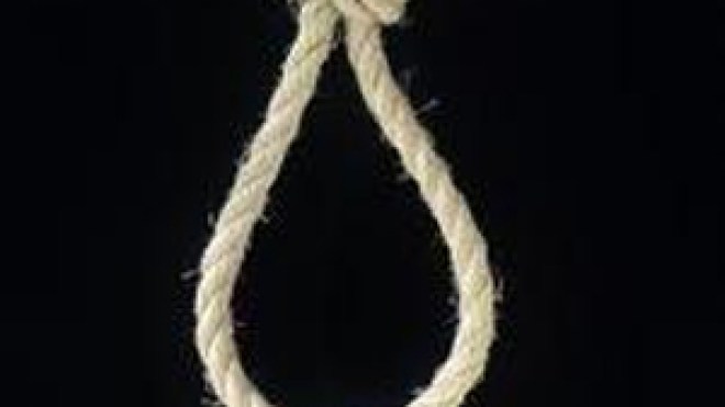 انتحار معلمة شنقا بسلك معدني في السوڤر