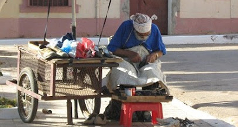 Raccommodeurs à Oran : ces petits métiers qui résistent aux aléas du temps