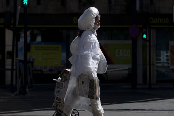 La France se déconfine mais Macron lance un avertissement