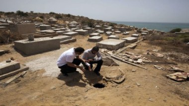 Israël: découverte de dizaines de corps de Palestiniens tués en 1948