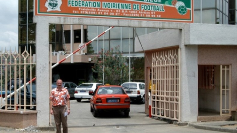 مقتل لاعب وجرح 23 فردا في اعتداء مسلّح على حافلة لفريق إيفواري