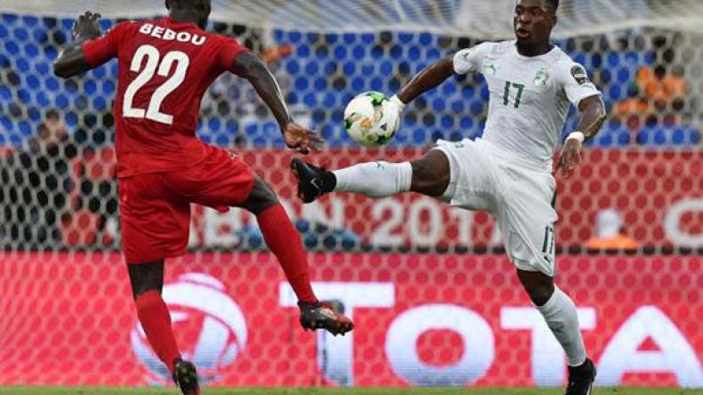 “الصقور” يفتكون تعادلا من “الفيلة”