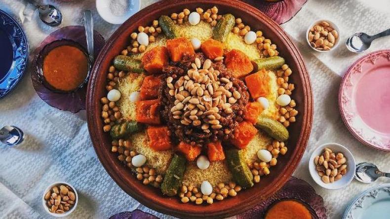 طبق الكسكس يجمع ما فرقته السياسة في المغرب العربي