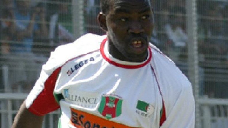 “ما زلت متمسكا بالاحتراف ورحيل يونس وبن حمو أحزنني”