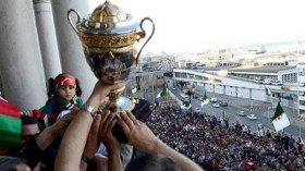 من سيعانق السيدة الكأس؟