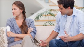 أزواج لا يحتفظون بخصوصياتهم في البيت!