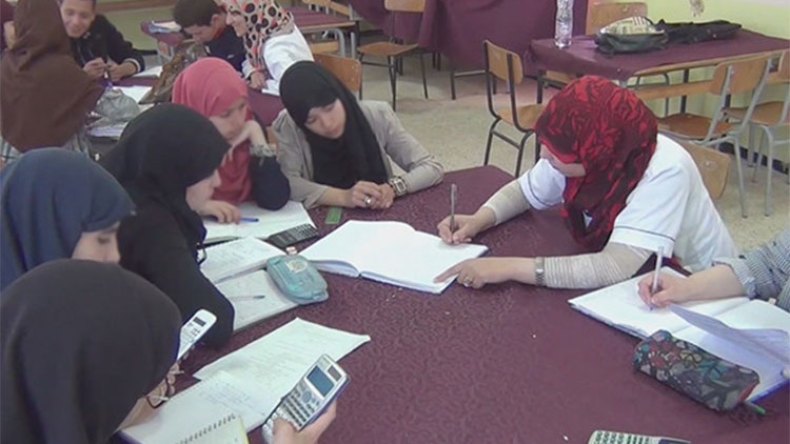 مفتشون وأساتذة متقاعدون لتقديم دروس مجانية لمترشحي البكالوريا