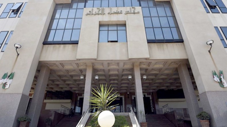 سفارة أمريكا عرضت عليّ العمل كجاسوس ثم اتهمتني بمحاولة تفجيرها!