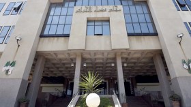 مسبوق ينتقم من والديه المنفصلين بحرق المسكن العائليǃ