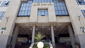 “صديقة” الزوج.. رأت مناما فذبحت زوجته وابنتيها!
