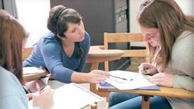 دروس الدعم سمسرة علنية في مستودع بارد