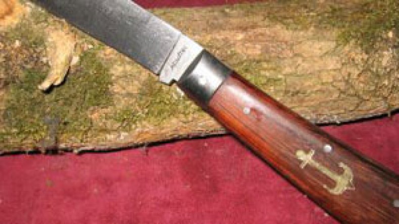 شقيقان يذبحان إبن عمهما ويحملان جثته عارية على ظهر حمار