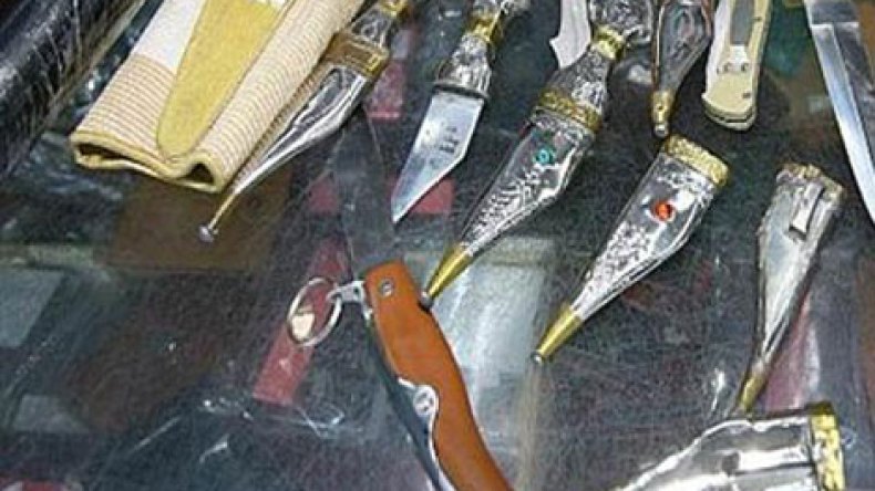 توقيف أفراد عصابة تتاجر بالسلاح بالبويرة