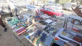 أدوات مطبخ صينية بمبالغ رمزية ومواد مجهولة