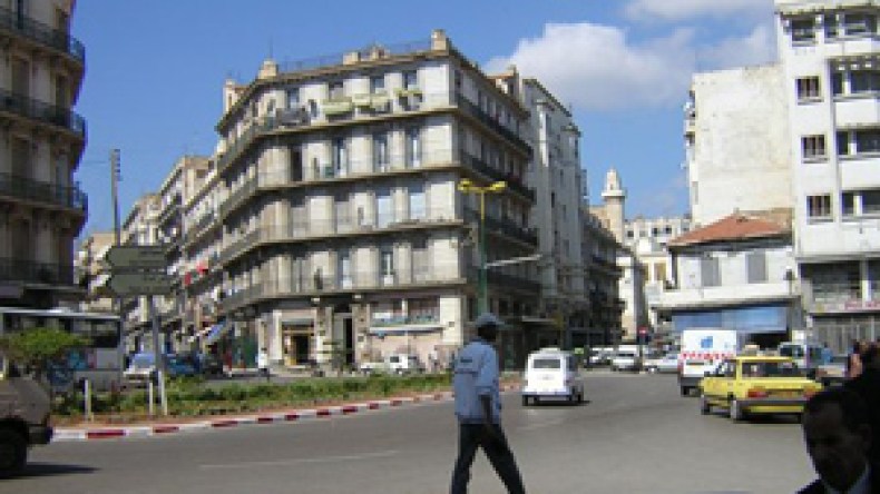 “المصرف العربي عبر القارات” يكشف تحويل المبلغ إلى حساب لا علاقة له بالمشروع الاستثماري