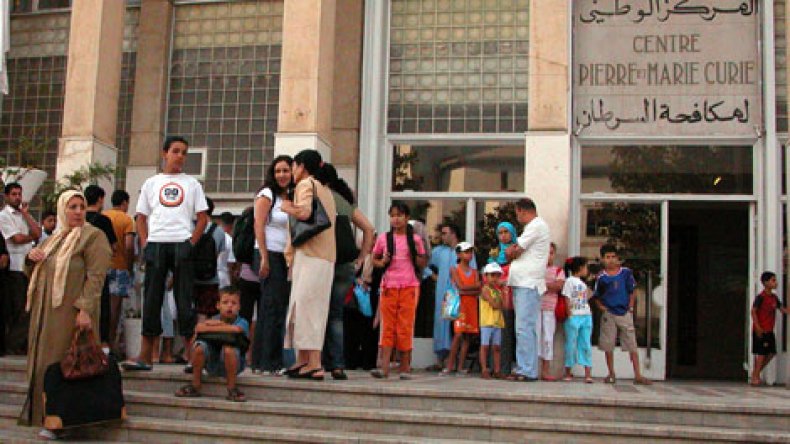 اللورد دارزي يزور ماري كوري ويعد بالتعاون لمكافحة السرطان