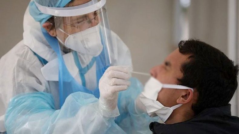 البروفيسور بلحاج: لابد من انتظار شهر للحديث عن زوال خطر موجة كورونا الثانية