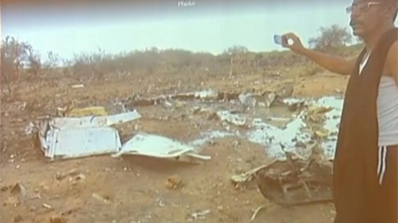 وفاة كل ركاب الطائرة المتحطمة بشمال مالي وأولى الصور ترجح فرضية انفجارها