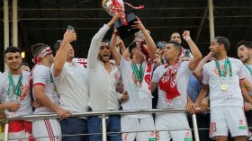 والي العاصمة يكرم الشباب وعليق يواصل المقاطعة