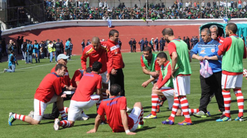 شباب بلوزداد: اللاعبون هددوا بإضراب مفتوح وڤانا يعد بتسوية الرواتب