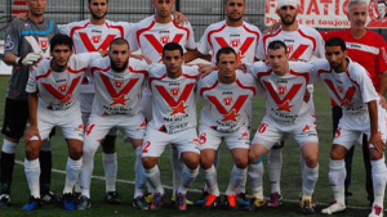 اللاعبون‭ ‬لم‭ ‬يقتنعوا‭ ‬بمنحة‭ ‬الفوز‭ ‬بباتنة‭ ‬ويهددون‭ ‬بالإضراب‭ ‬بعد‭ ‬لقاء‭ ‬العميد