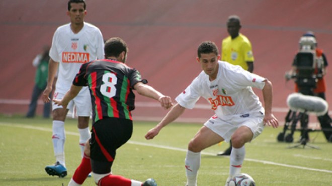 الشباب يفوز دون إقناع