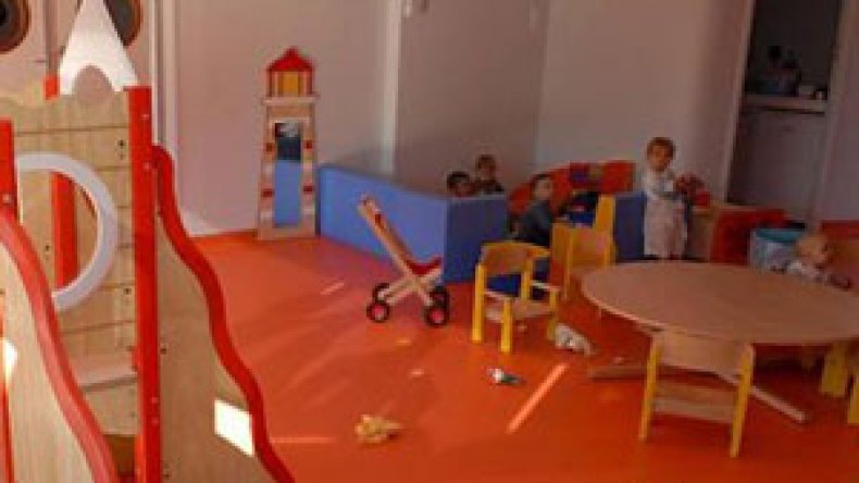 مسيرو‭ ‬رياض‭ ‬الأطفال‭ ‬يحتجون‭ ‬