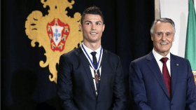 رونالدو يتقلّد وسام “الضابط الأعظم”.. ويتعهّد برفع اسم البرتغال