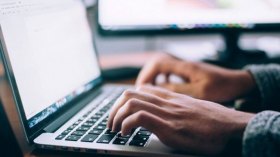 شاب ينصب على ضحاياه ببيعهم أثاثا وهميا عبر الإنترنت ببسكرة