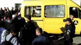 يطعن جاره 26 طعنة ويفصل رأسه عن جسده ويزعم أن ملثمين ارتكبوا الجريمة