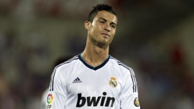 الصحافة الإسبانية “تقرأ فنجان” حزن رونالدو!