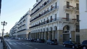 Experts: Economic Crisis Forced The Resumption Of Commercial Activity In Algeria