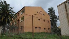 استدرجتني فتاة حسناء.. اشتريت صليبا ودخلت النصرانية