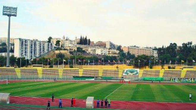 ملعب “حملاوي” ميدانا لمباراة الكأس الممتازة